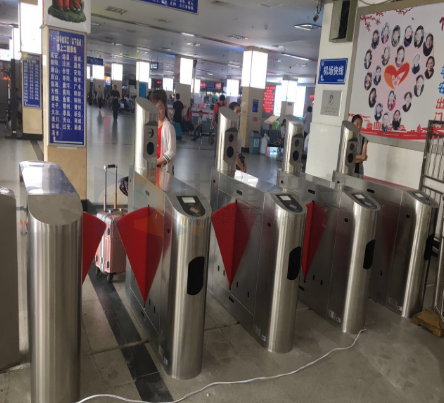 三輥閘進口打卡闡不動作是怎么回事？